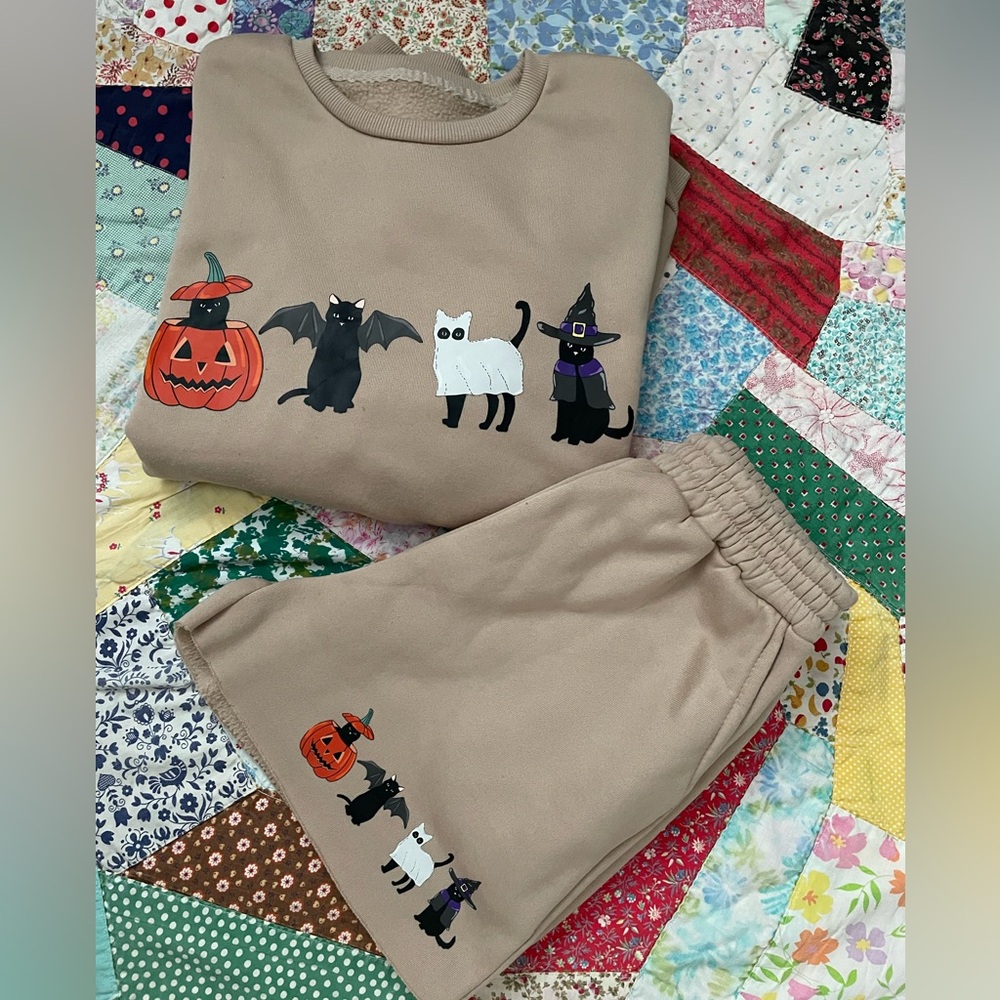 SHEIN Halloween Sweatshirt & Matching Shorts Set Size S Excellent Shape